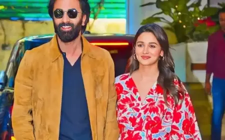 Ranbir Kapoor Offers Alia Bhatt.