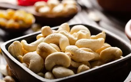 Diabetics, here's what happens to blood sugar levels in case you have got a little bowl of cashew nuts or kaju.