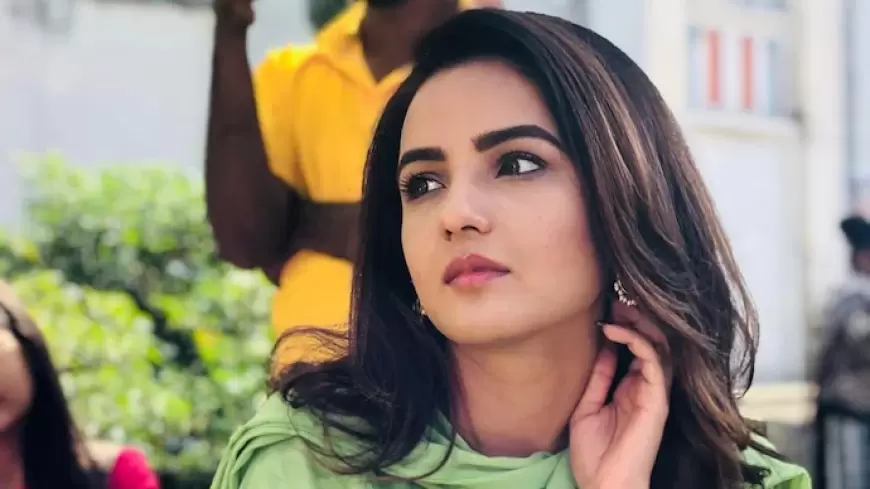 Jasmin Bhasin - Suffering corneal damage